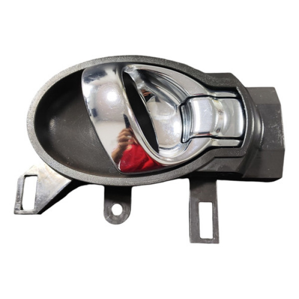 Maçaneta Interna Traseira Direita Nissan March 2011 A 2014 Traseira