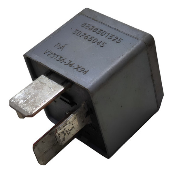 Módulo Relé Auxiliar Volvo Xc60 2017 2018 A 2020 8888301325