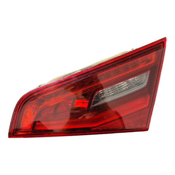 Lanterna Direita Tampa Audi A3 Sportback 2013 2014 2015 2016 Direito Vermelho